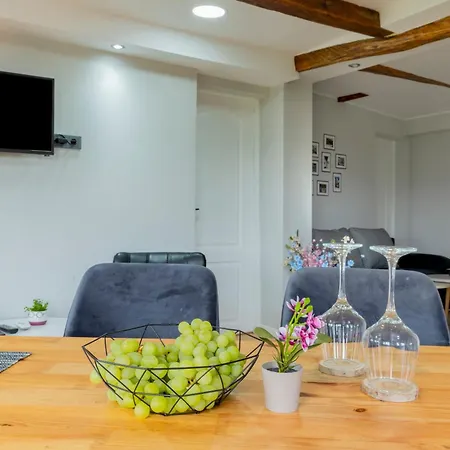 Bobevata Guest House - Floor 2 - Stunning View Old Town Veliko Tŭrnovo Exterior photo