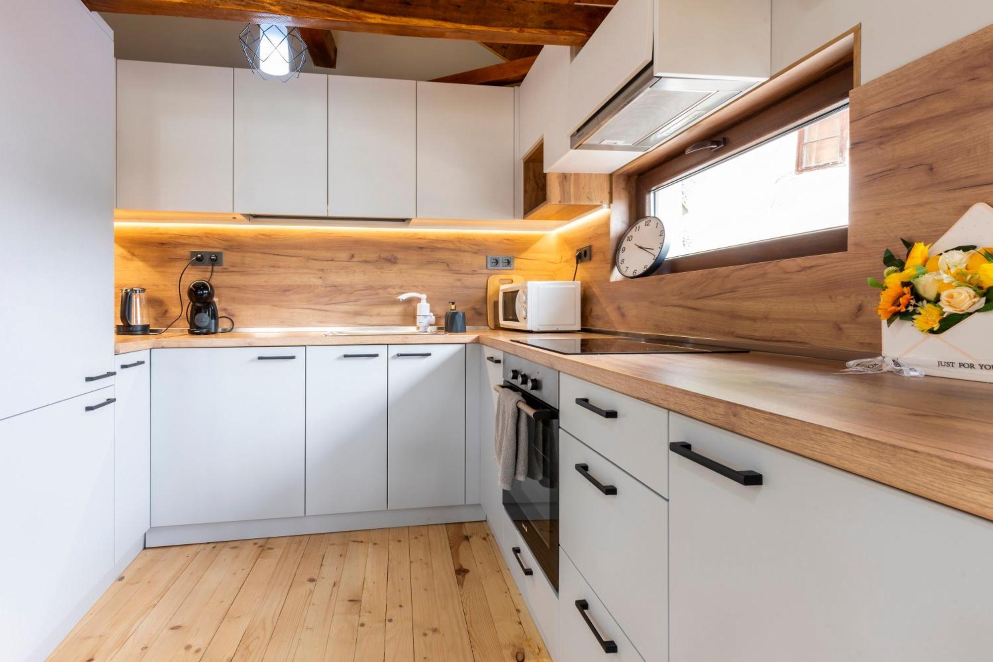 Bobevata - Floor 2 - Stunning View Old Town Apartment Veliko Tarnovo